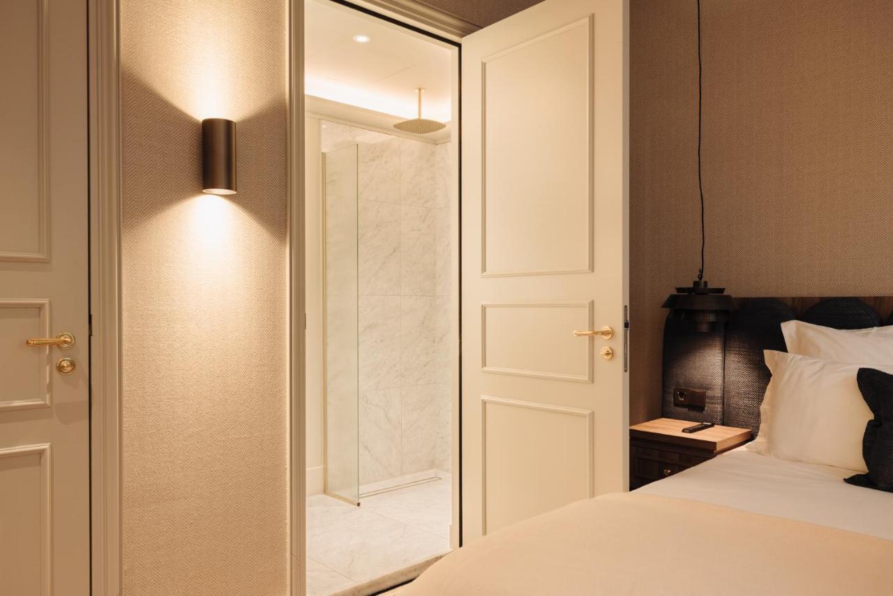 אמסטרדם Hotel 717 מראה חיצוני תמונה A wall-mounted light